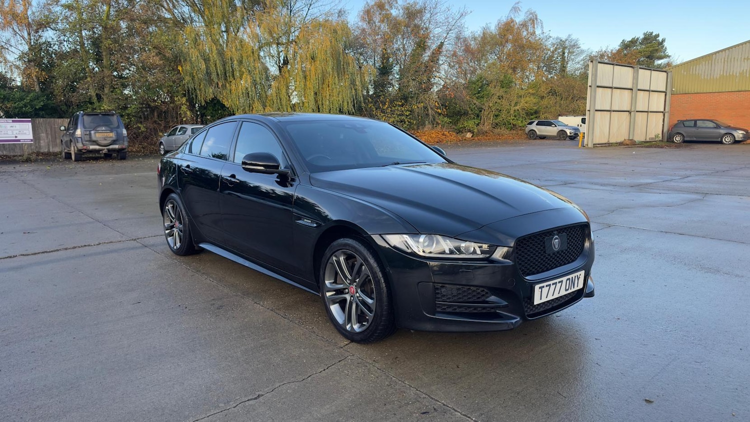 Used Jaguar XE 2016 for sale - 76591702: Photo 1