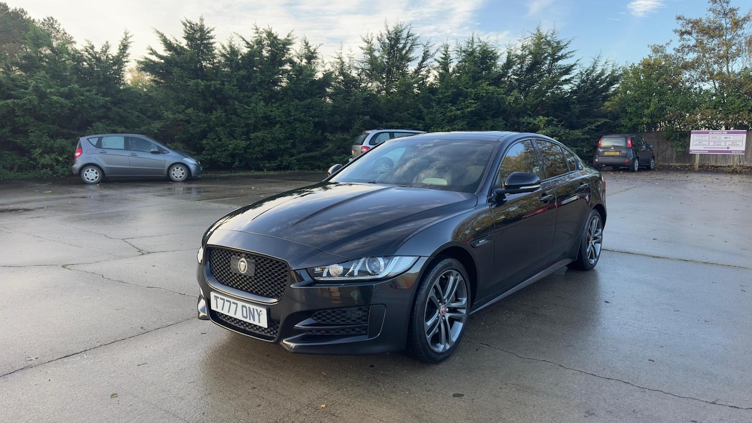 Used Jaguar XE 2016 for sale - 76591702: Photo 2