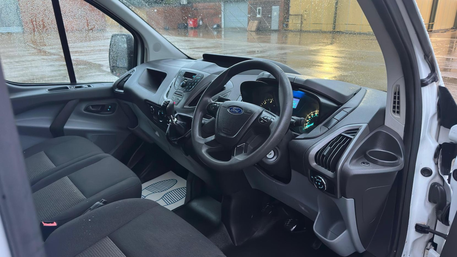 Used Ford Transit Custom 2017 for sale - 76637636: Photo 5