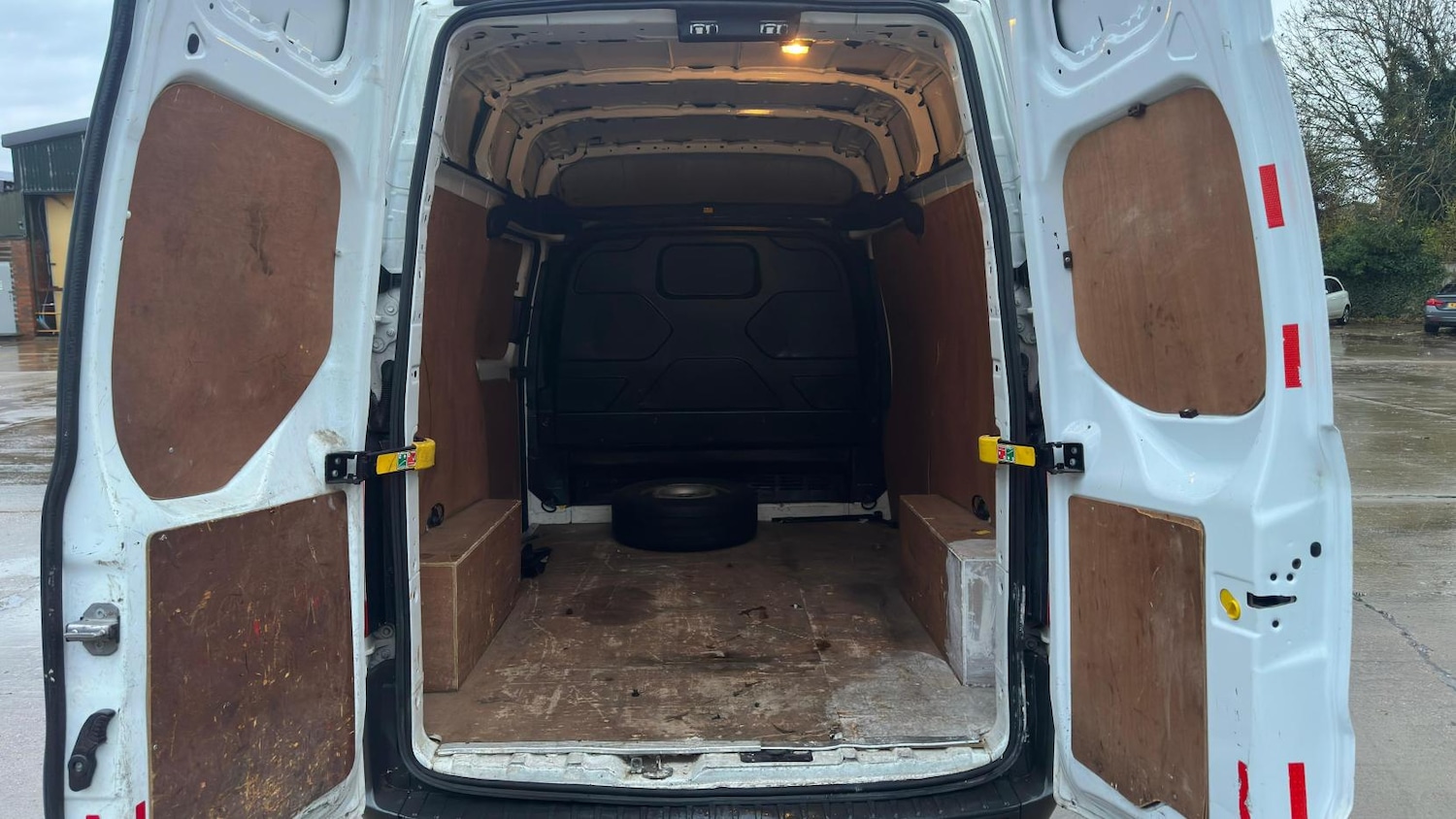 Used Ford Transit Custom 2017 for sale - 76637636: Photo 7