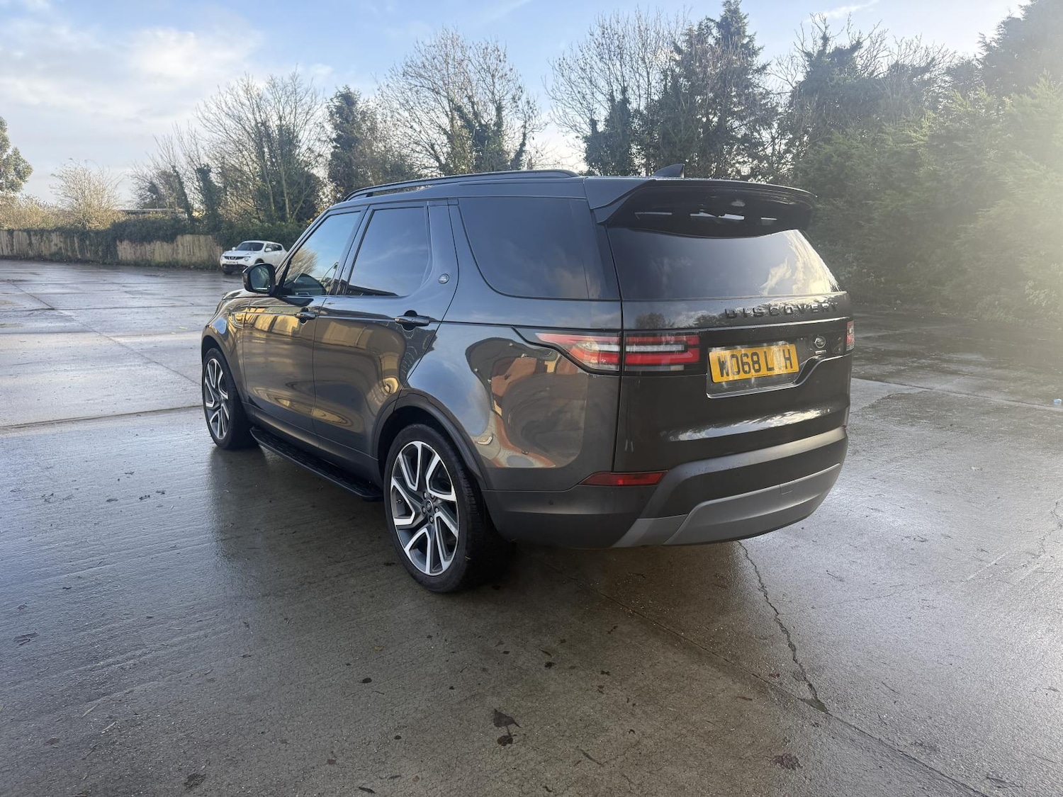 Used Land Rover Discovery 2019 for sale - 76847351: Photo 4
