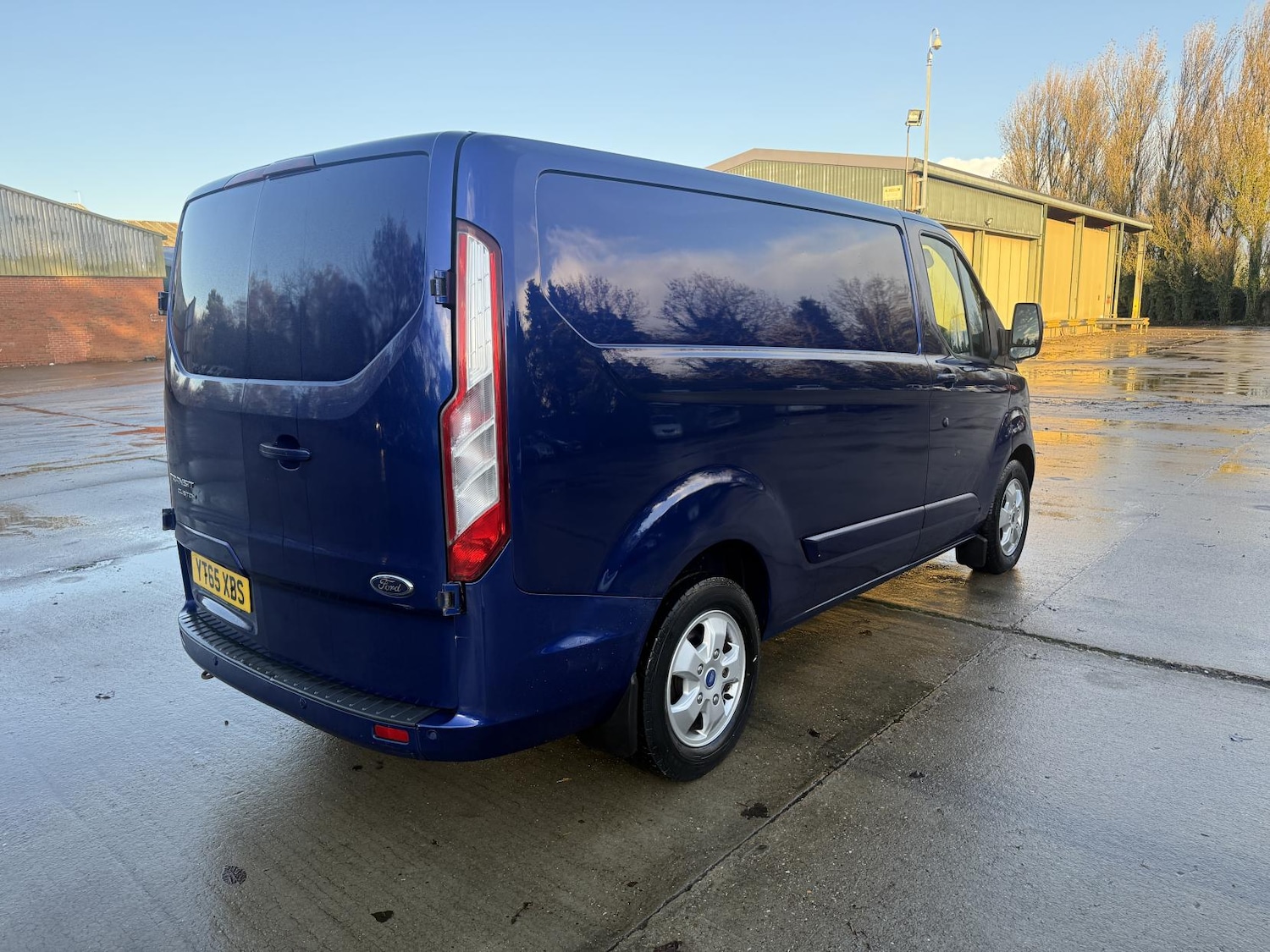 Used Ford Transit Custom 2015 for sale - 76631059: Photo 4