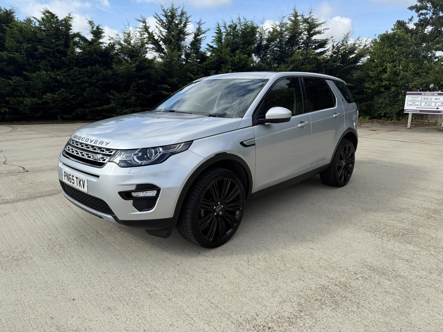 Used Land Rover Discovery Sport 2015 for sale - 77251517: Photo 2