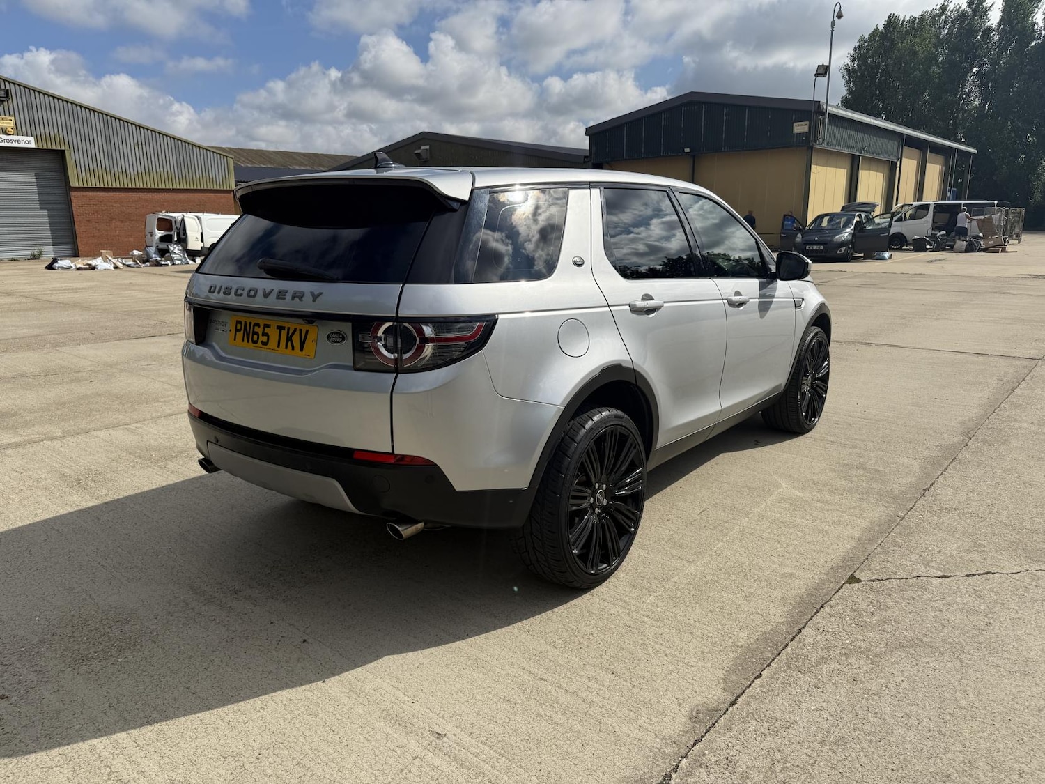 Used Land Rover Discovery Sport 2015 for sale - 77251517: Photo 4
