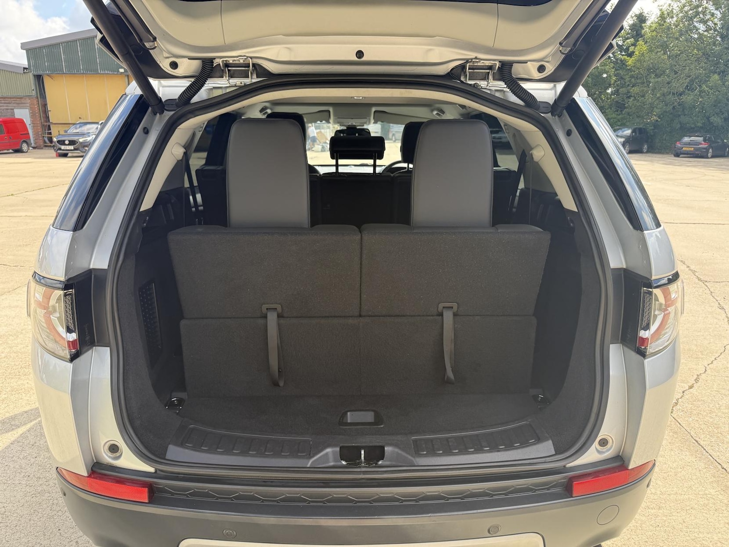 Used Land Rover Discovery Sport 2015 for sale - 77251517: Photo 9