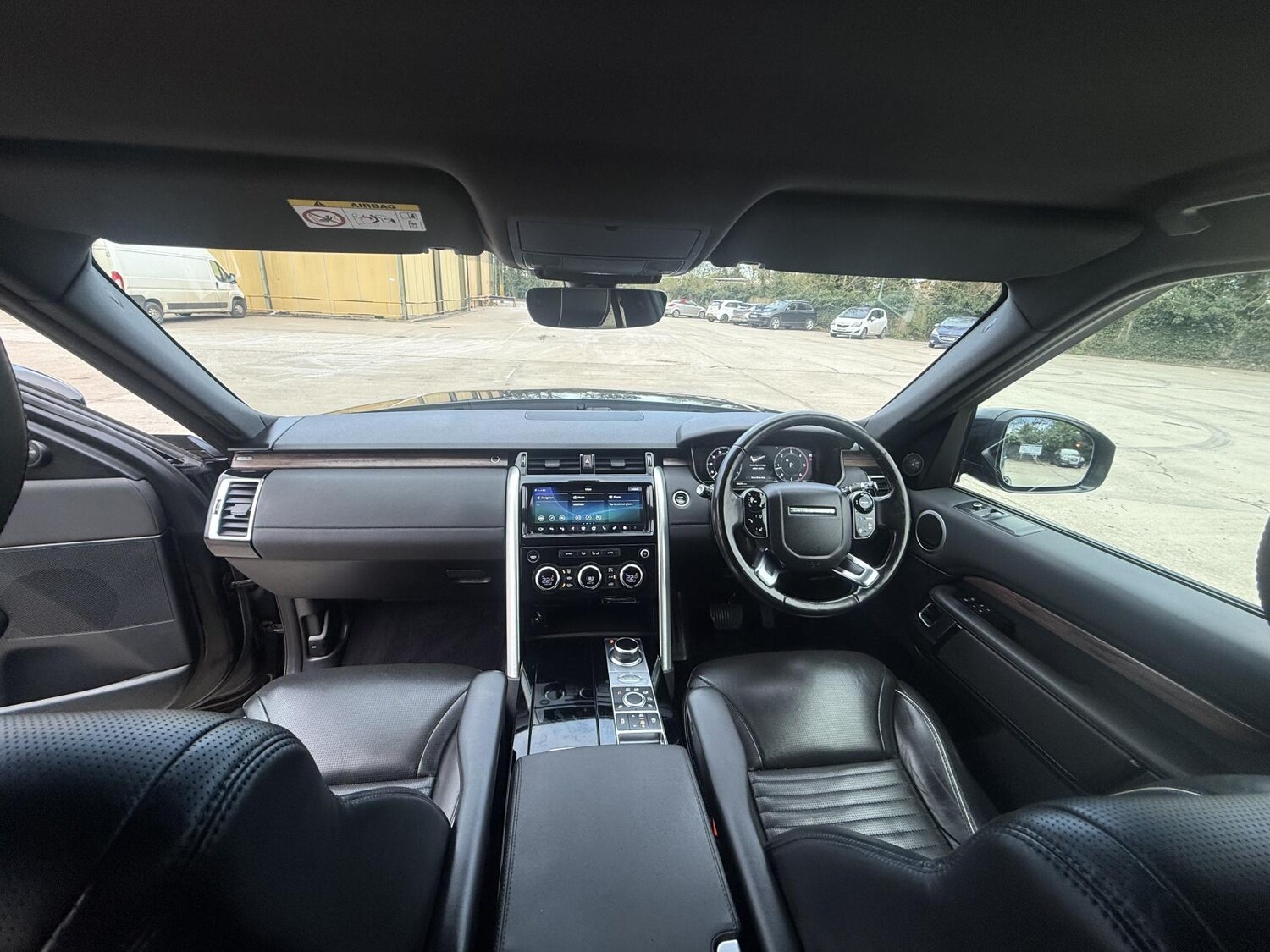 Used Land Rover Discovery 2019 for sale - 78049180: Photo 9