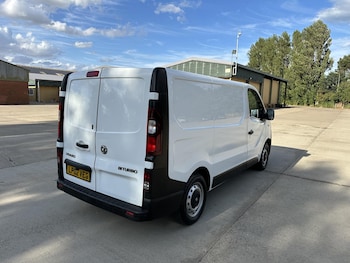 Used Vauxhall Vivaro 2015 for sale - 79439778: Photo