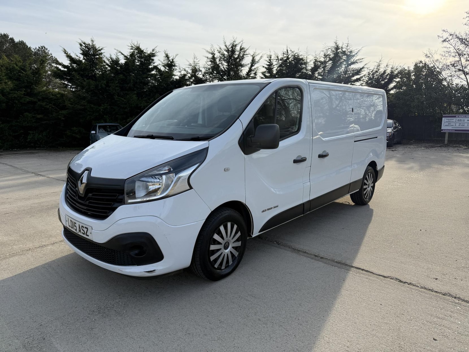 Used Renault Trafic 2015 for sale - 77965474: Photo 2