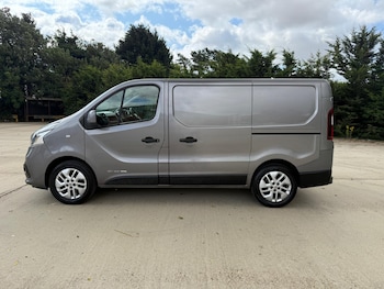 Used Renault Trafic 2017 for sale - 79327657: Photo
