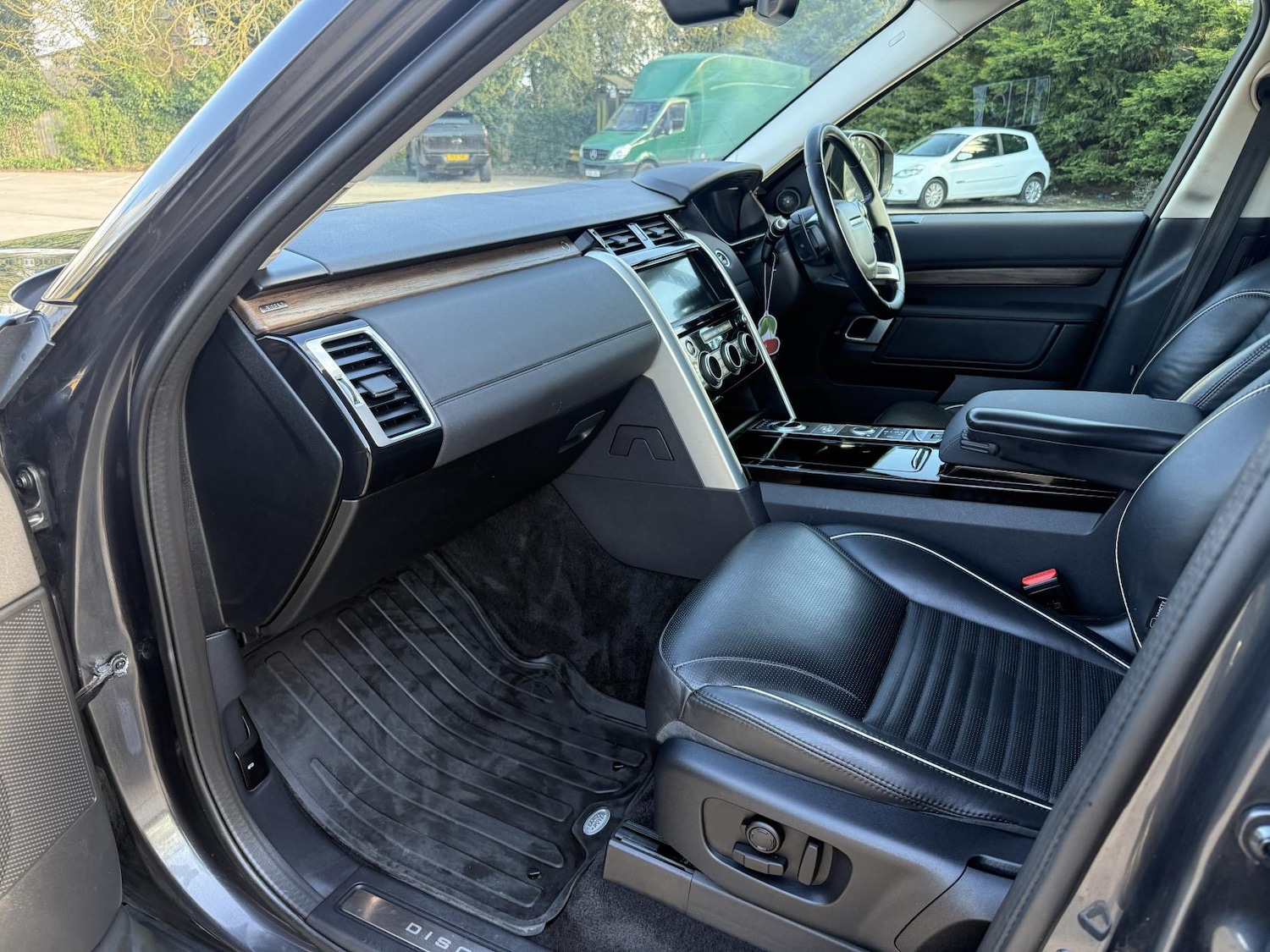 Used Land Rover Discovery 2019 for sale - 78085654: Photo 11