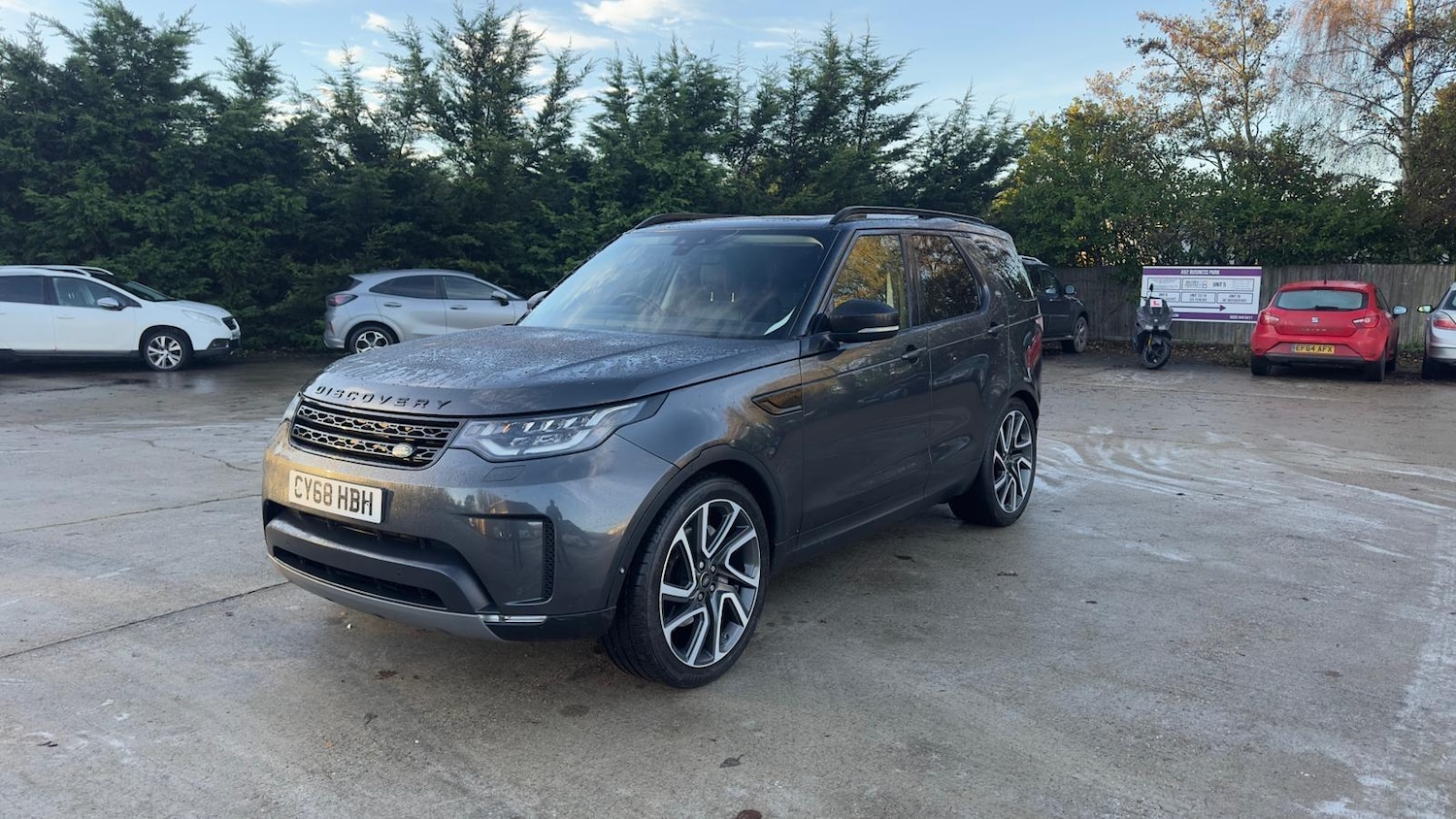 Used Land Rover Discovery 2018 for sale - 76706326: Photo 2
