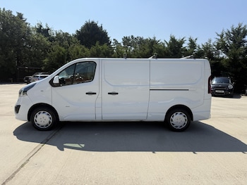 Used Vauxhall Vivaro 2017 for sale - 79235080: Photo