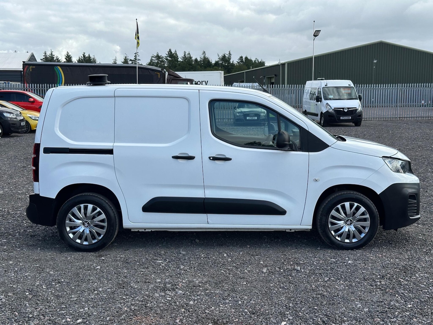 Used Peugeot Partner 2020 for sale - 76689222: Photo 9