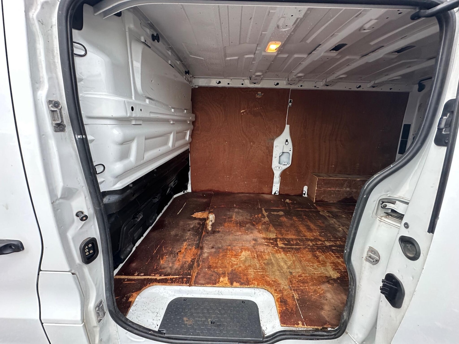 Used Vauxhall Vivaro 2017 for sale - 76714649: Photo 16