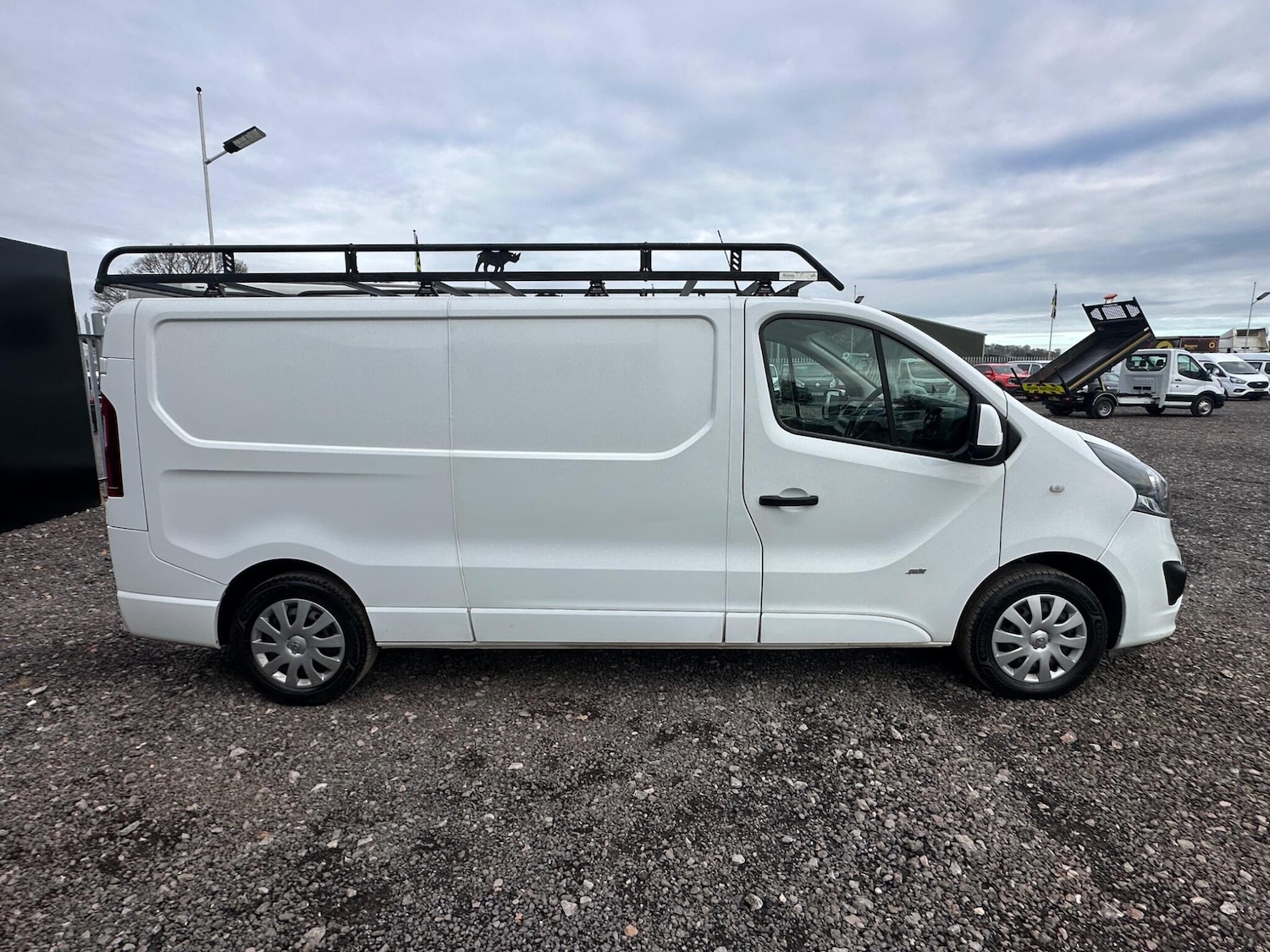 Used Vauxhall Vivaro 2017 for sale - 76714649: Photo 9