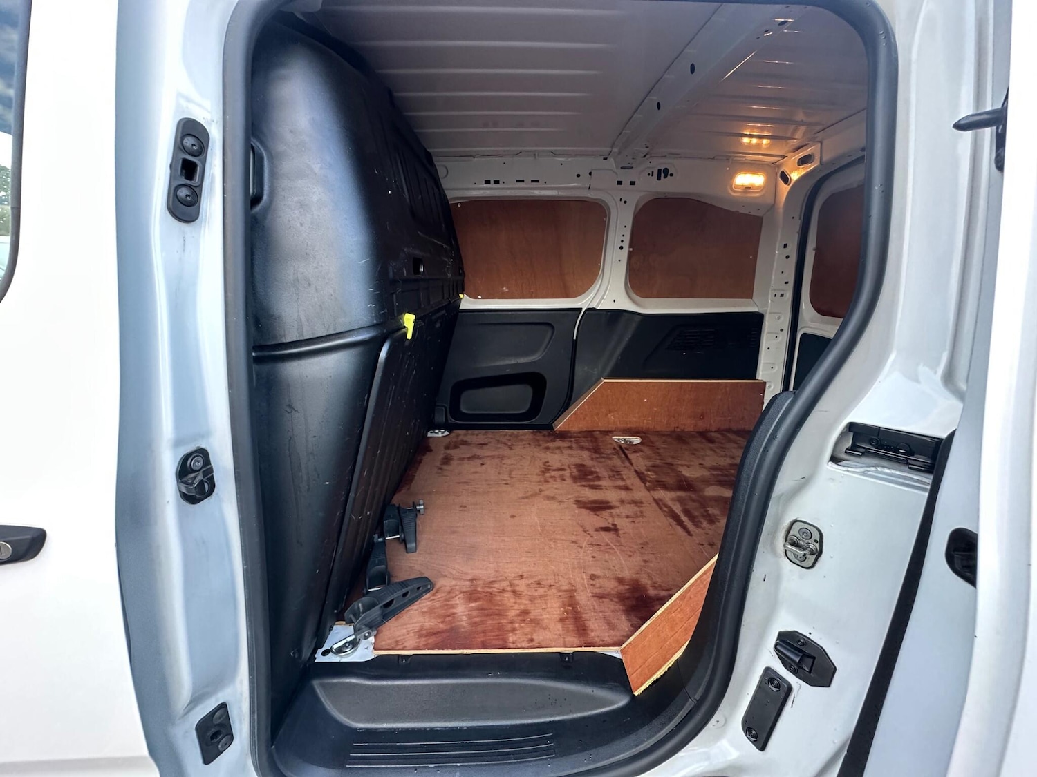 Used Peugeot Partner 2021 for sale - 76993004: Photo 28