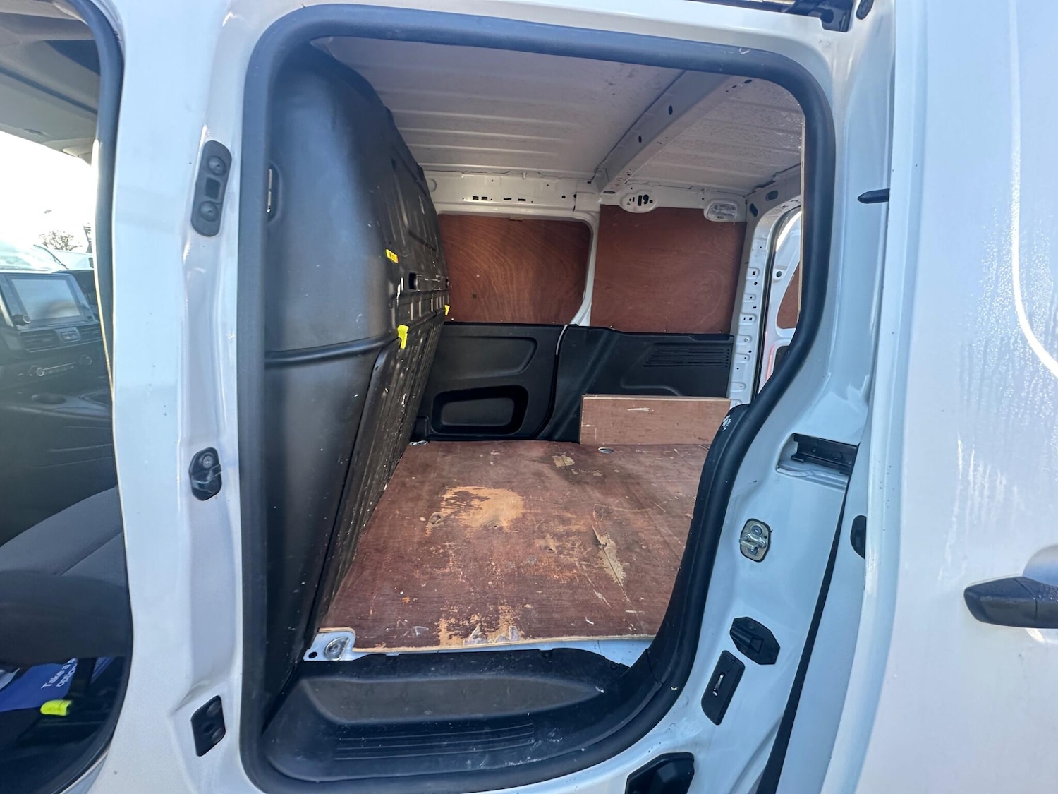 Used Peugeot Partner 2019 for sale - 76992321: Photo 18