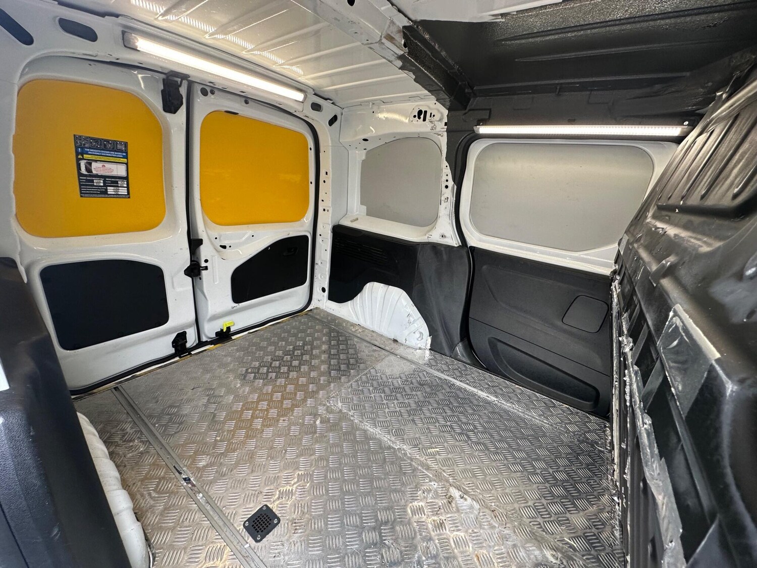 Used Peugeot Partner 2021 for sale - 76337895: Photo 16