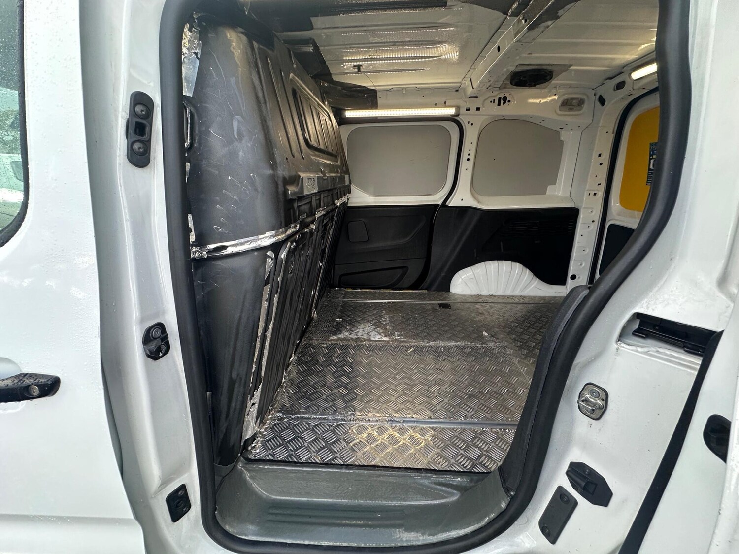 Used Peugeot Partner 2021 for sale - 76337895: Photo 18