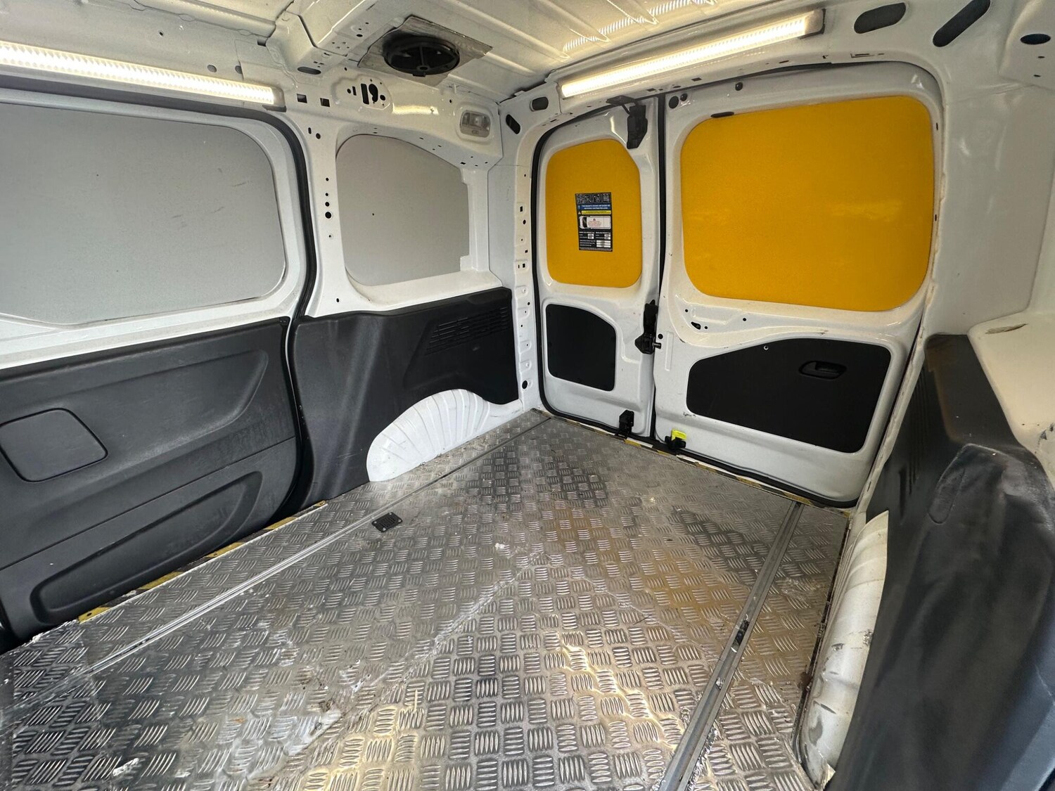 Used Peugeot Partner 2021 for sale - 76337895: Photo 19