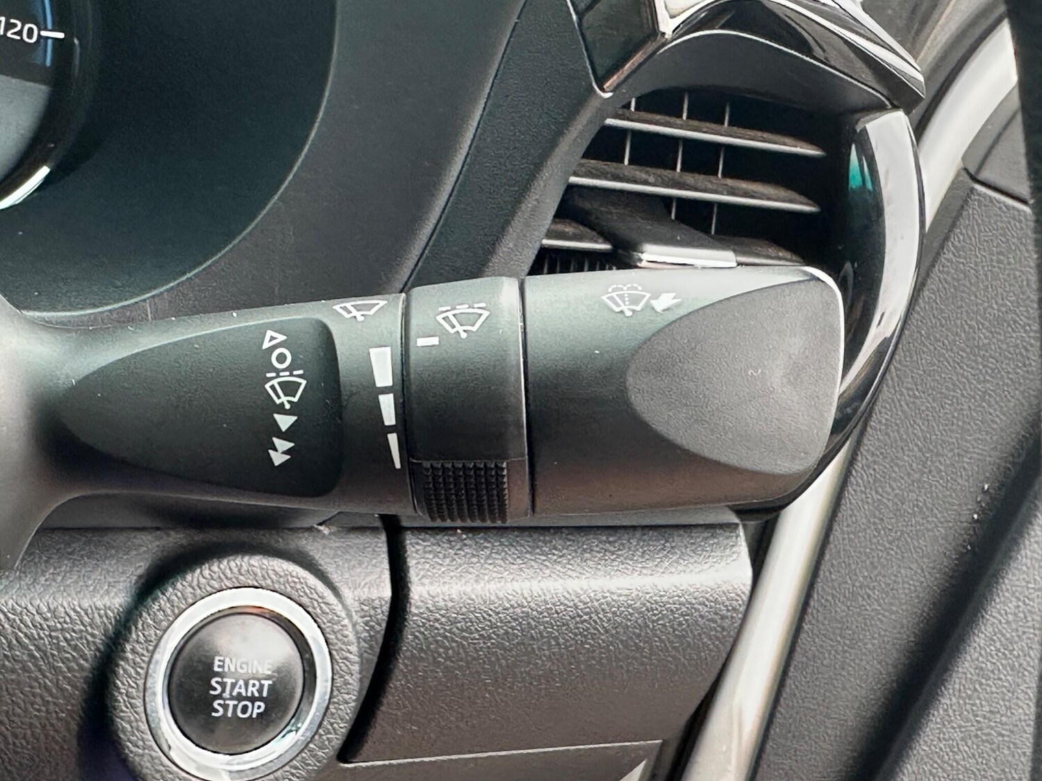 Used Toyota Hilux 2022 for sale - 76423185: Photo 36