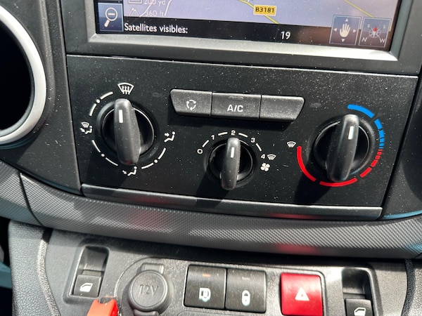 Used Peugeot Partner 2018 for sale - 75268476: Photo 19