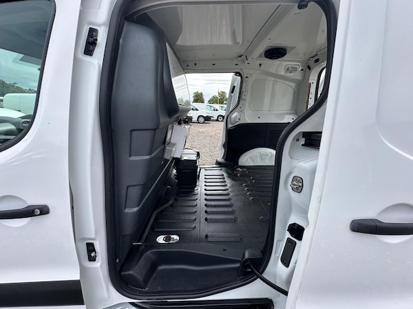 Used Peugeot Partner 2018 for sale - 75268476: Photo 28