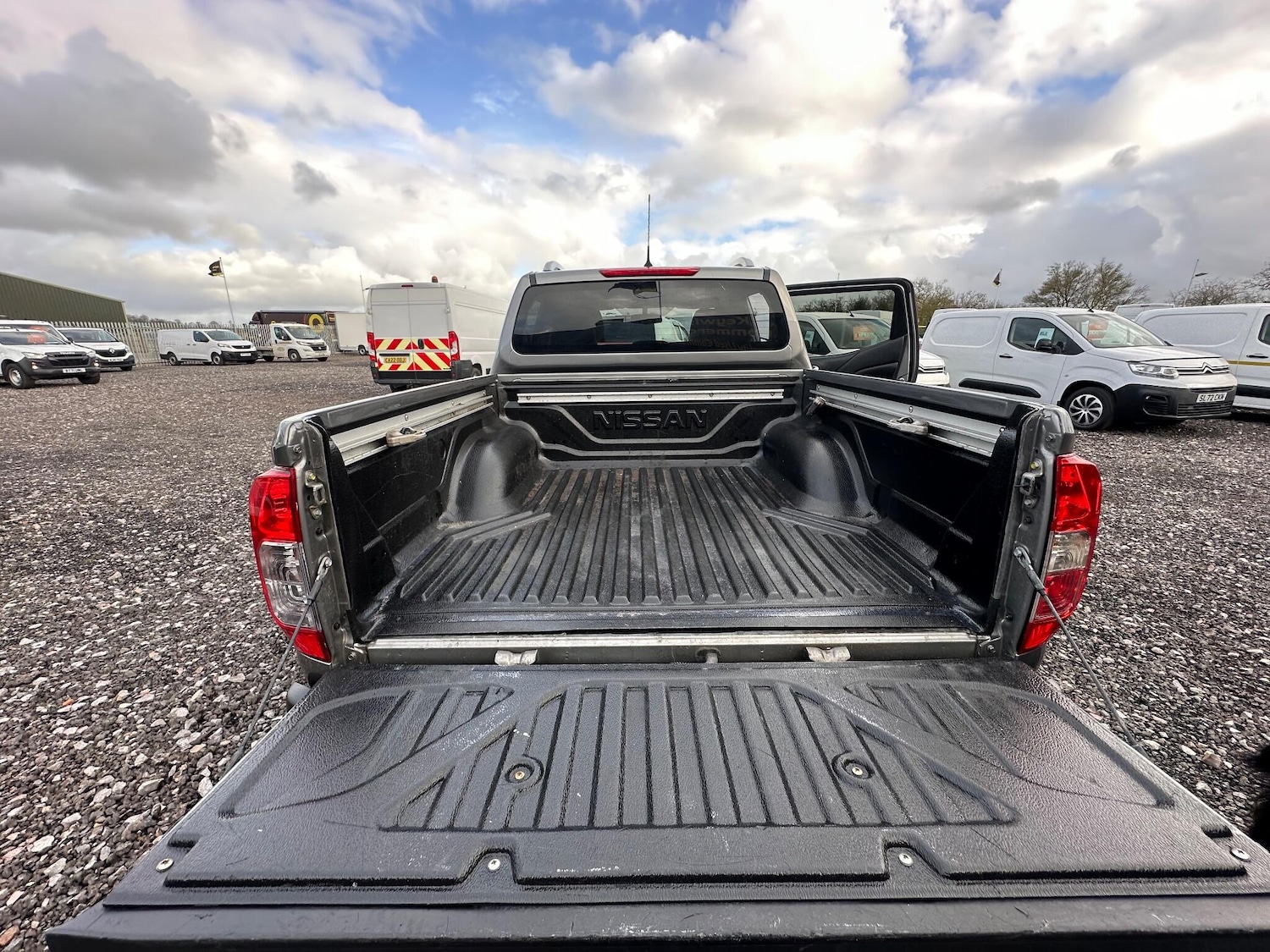 Used Nissan Navara 2019 for sale - 77695963: Photo 17