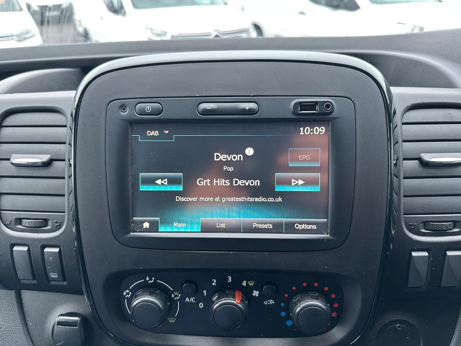 Used Vauxhall Vivaro 2017 for sale - 77279346: Photo 23