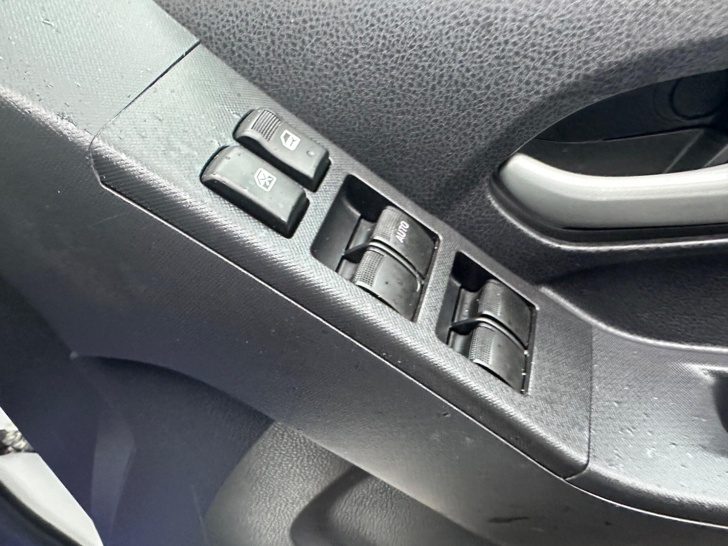 Used Isuzu D-Max 2015 for sale - 76584339: Photo 32