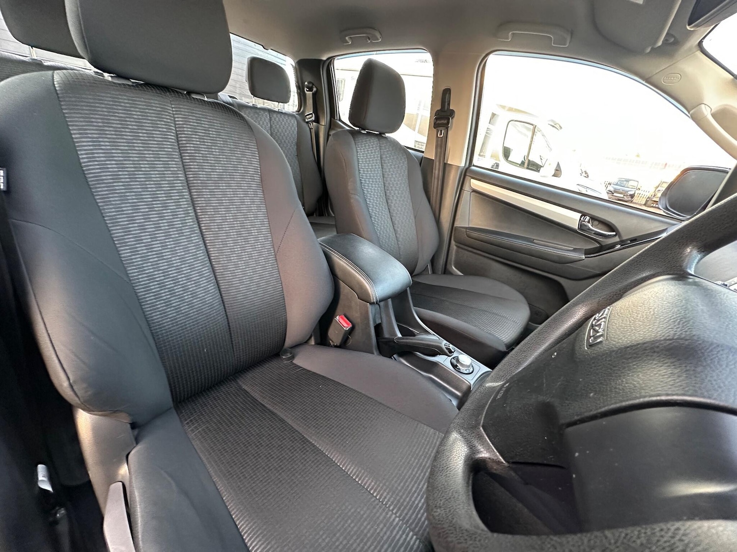 Used Isuzu D-Max 2019 for sale - 76964839: Photo 14