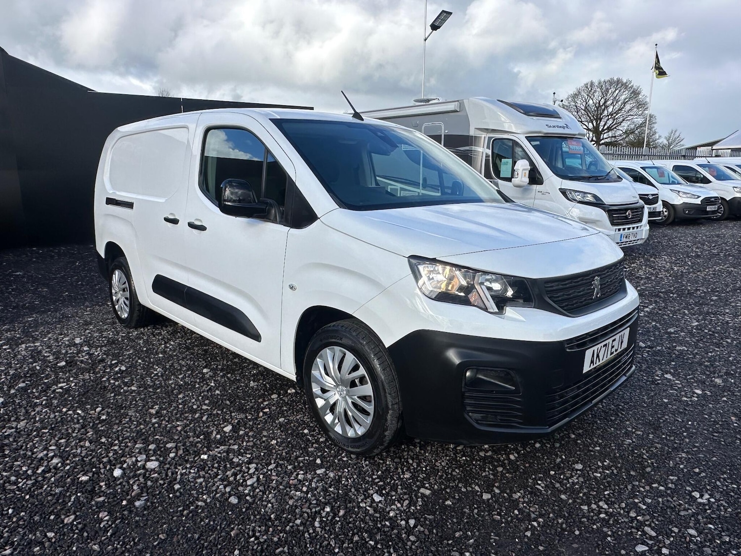 Used Peugeot Partner 2022 for sale - 77695956: Photo 11