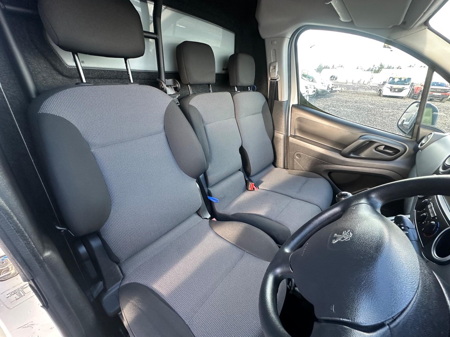 Used Peugeot Partner 2018 for sale - 76942501: Photo 14