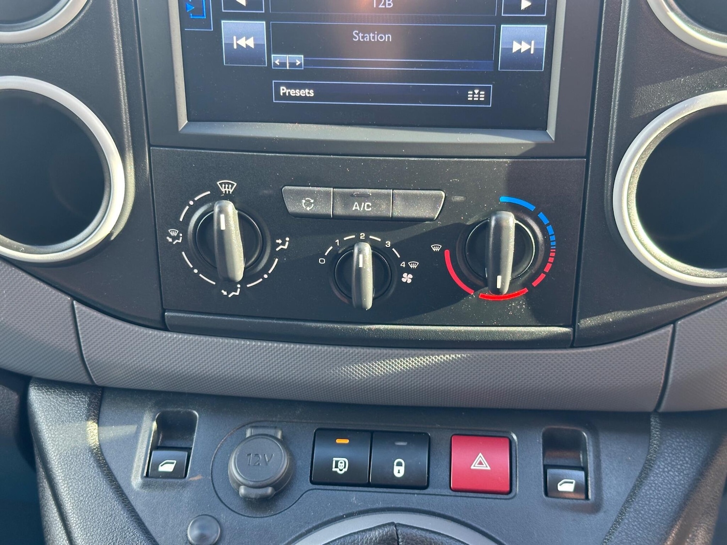 Used Peugeot Partner 2018 for sale - 76942501: Photo 26