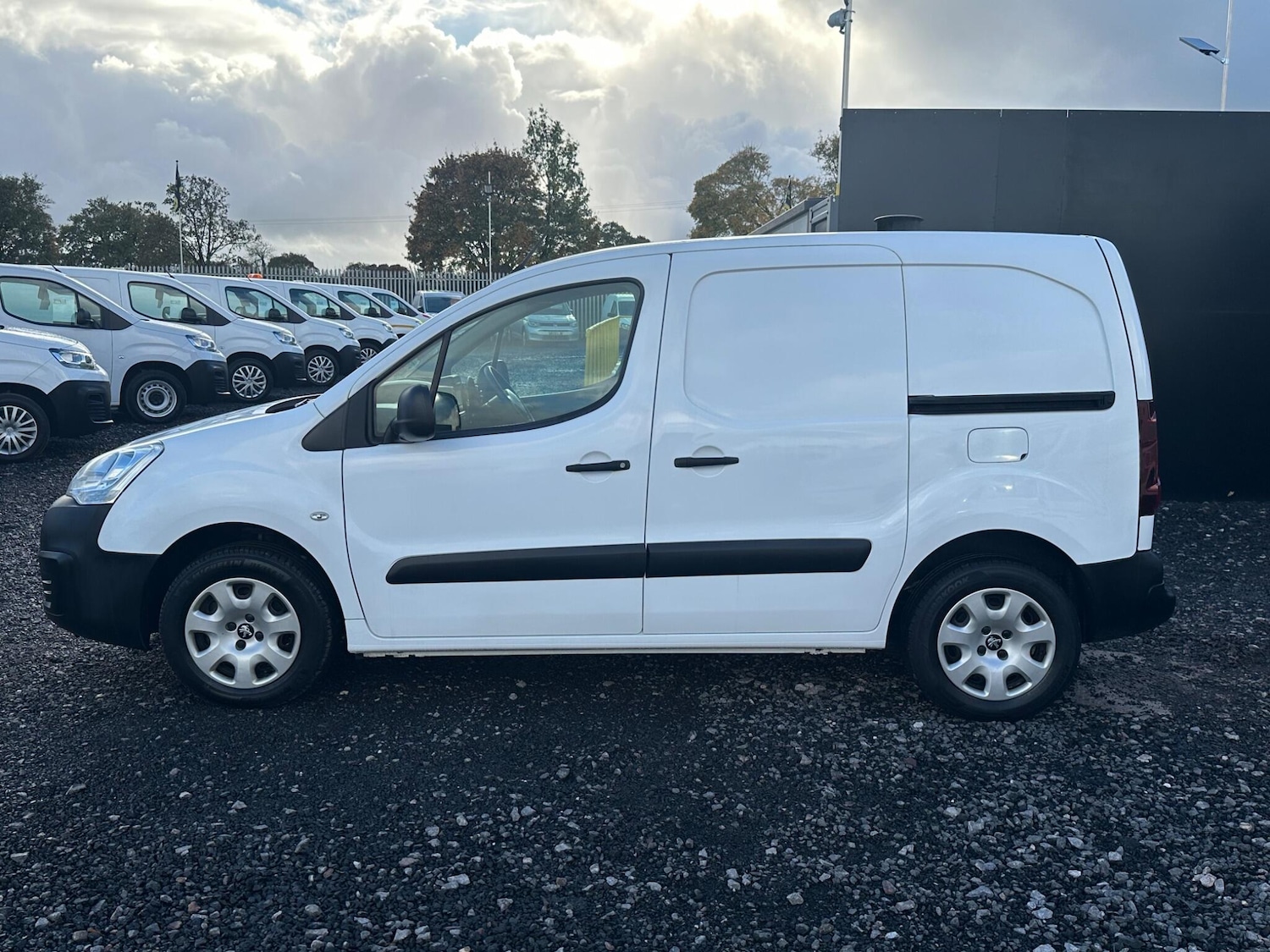 Used Peugeot Partner 2018 for sale - 76942501: Photo 5