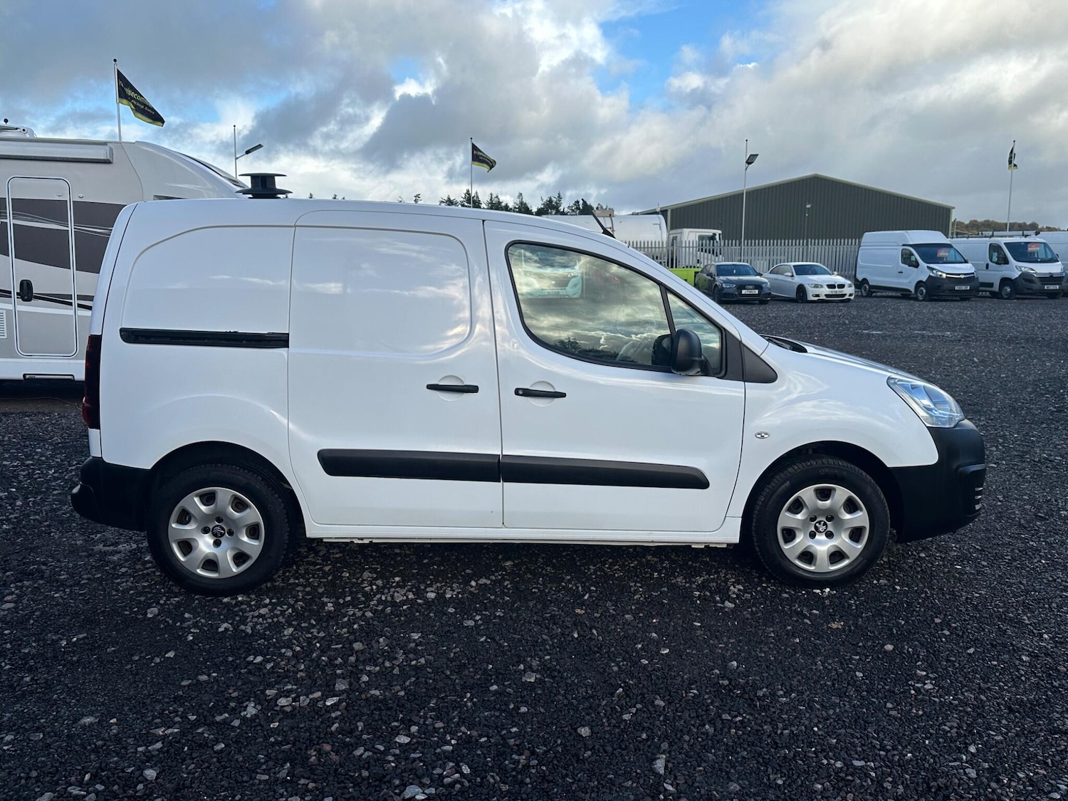 Used Peugeot Partner 2018 for sale - 76942501: Photo 9