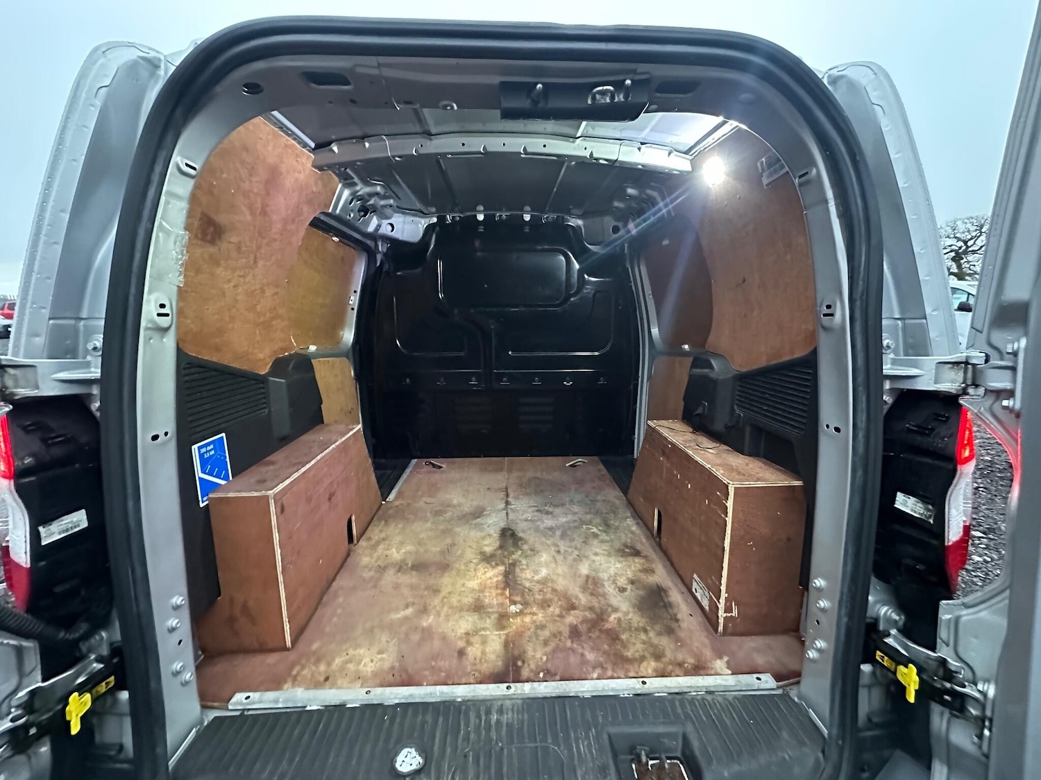 Used Ford Transit Courier 2020 for sale - 76975774: Photo 16