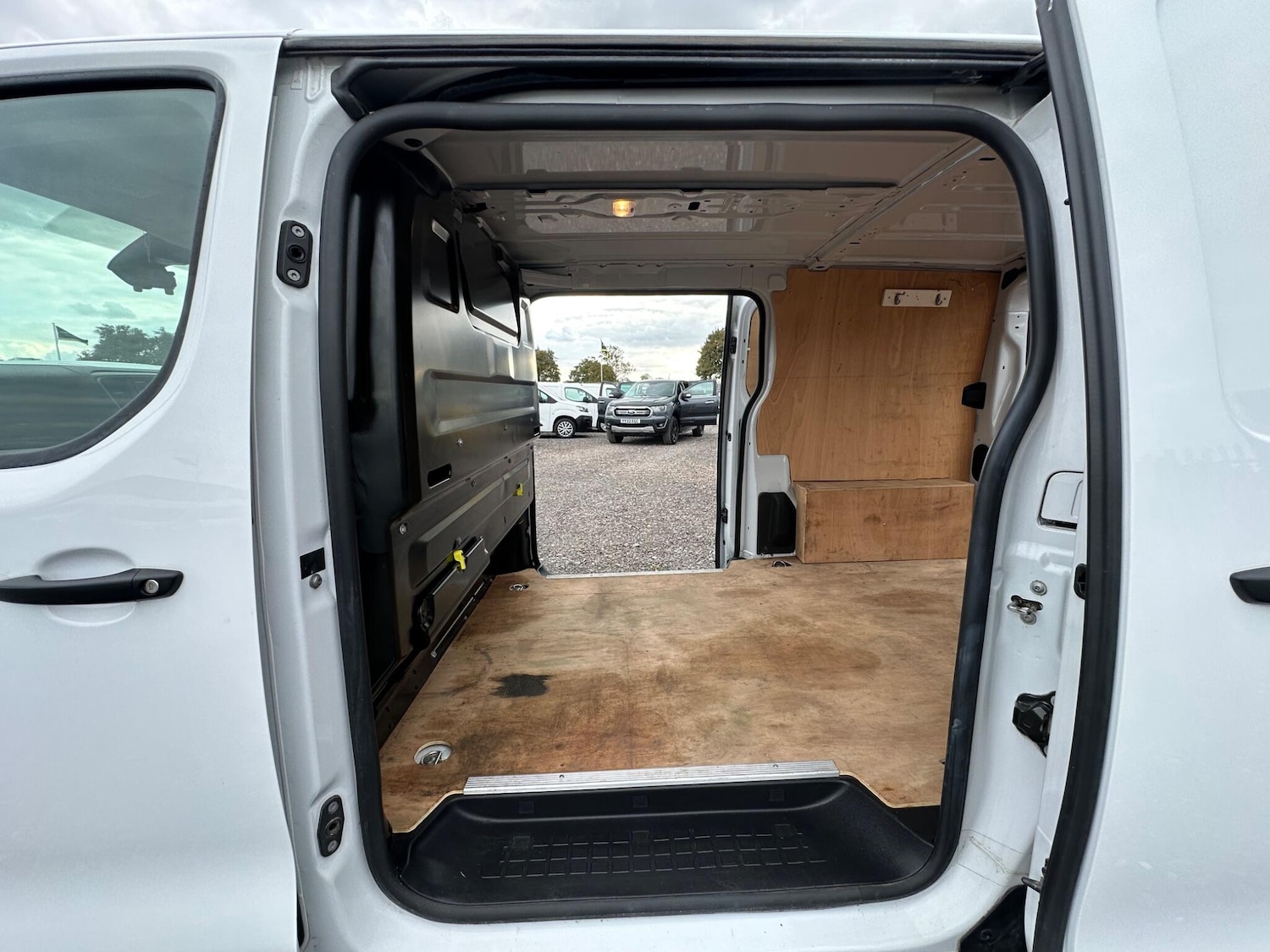 Used Peugeot Expert 2022 for sale - 76108544: Photo 19