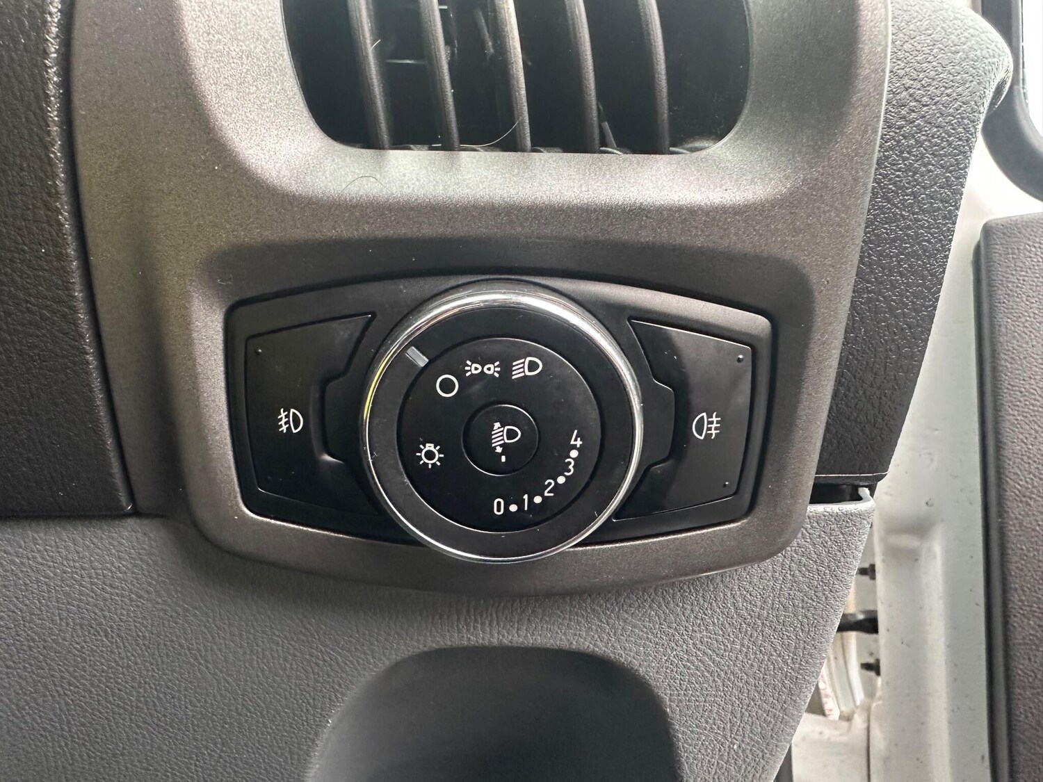 Used Ford Transit Custom 2018 for sale - 77647101: Photo 27