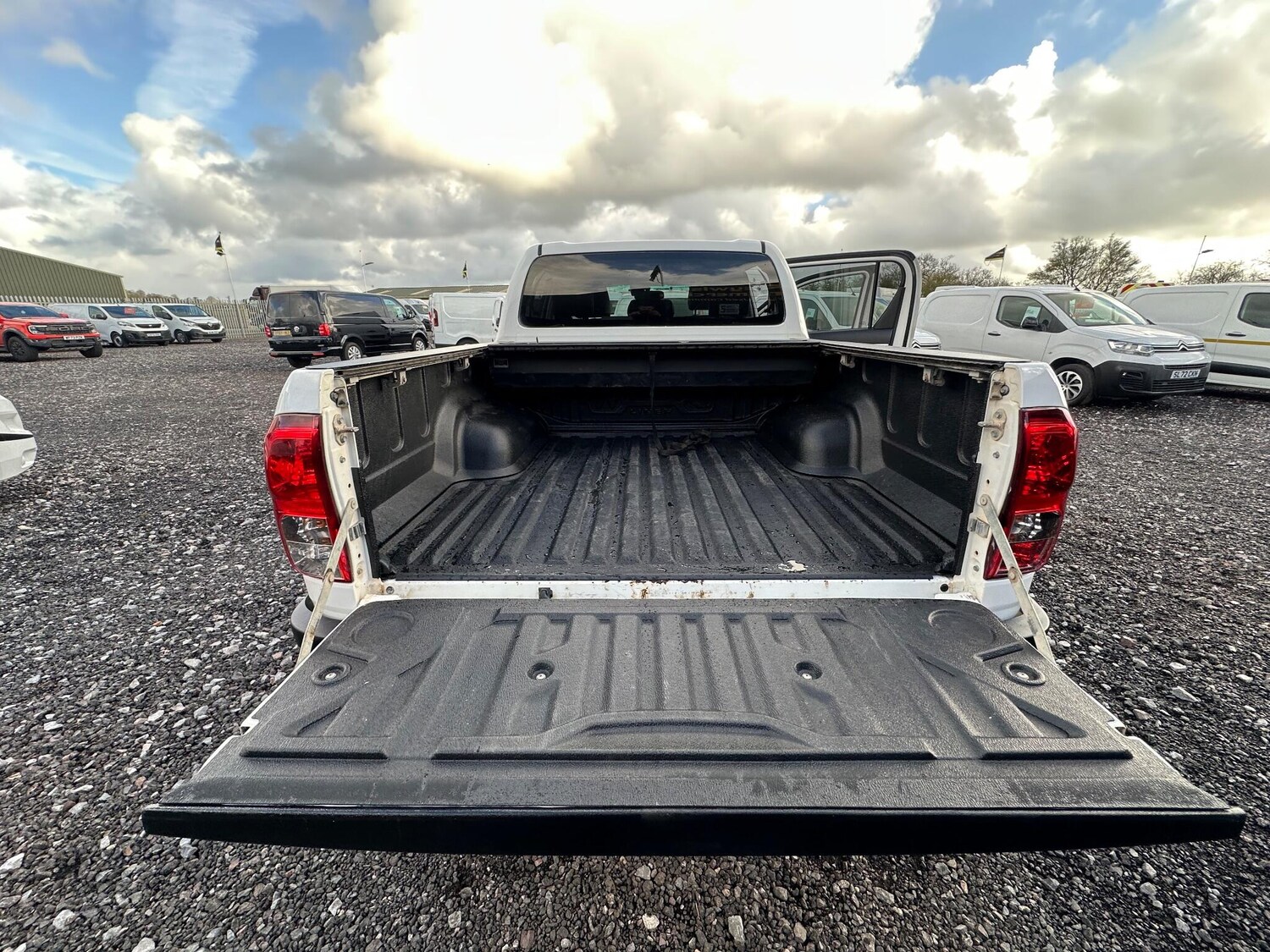 Used Toyota Hilux 2017 for sale - 77468168: Photo 18