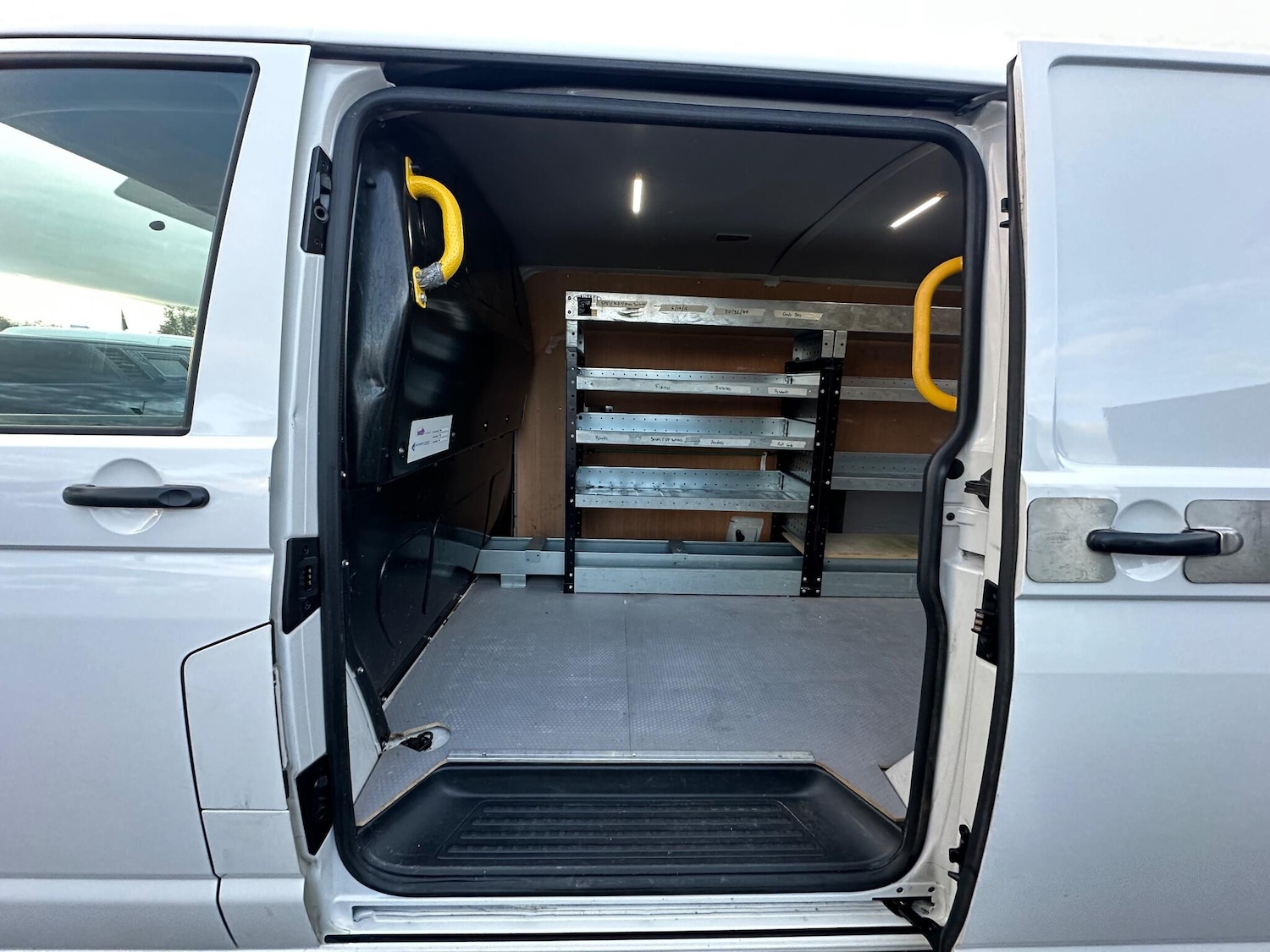 Used Volkswagen Transporter 2019 for sale - 77091099: Photo 19