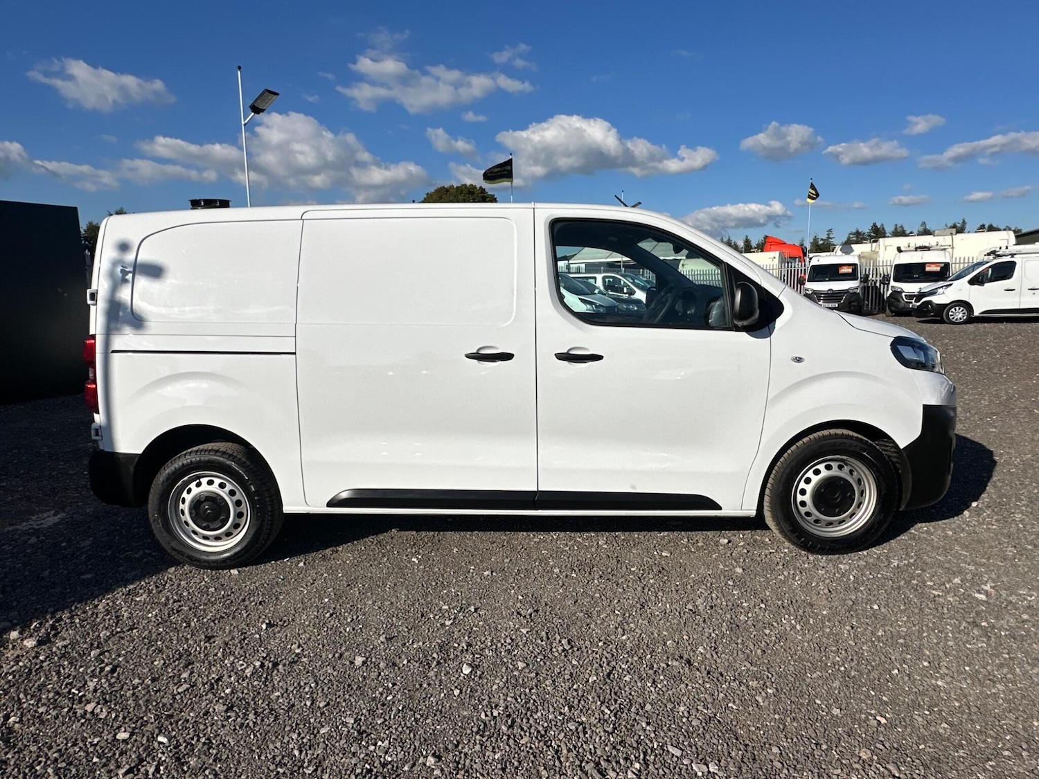 Used Citroen Dispatch 2023 for sale - 76992080: Photo 10