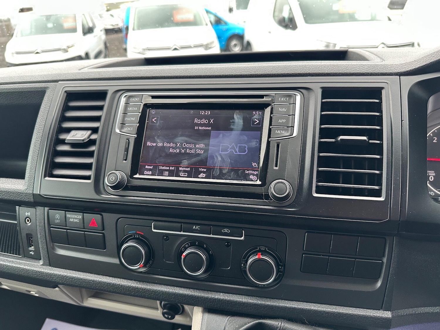 Used Volkswagen Transporter 2018 for sale - 77387327: Photo 21