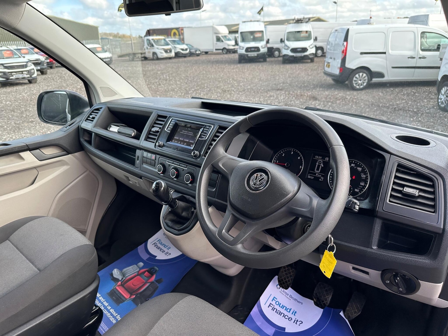 Used Volkswagen Transporter 2018 for sale - 77724163: Photo 11