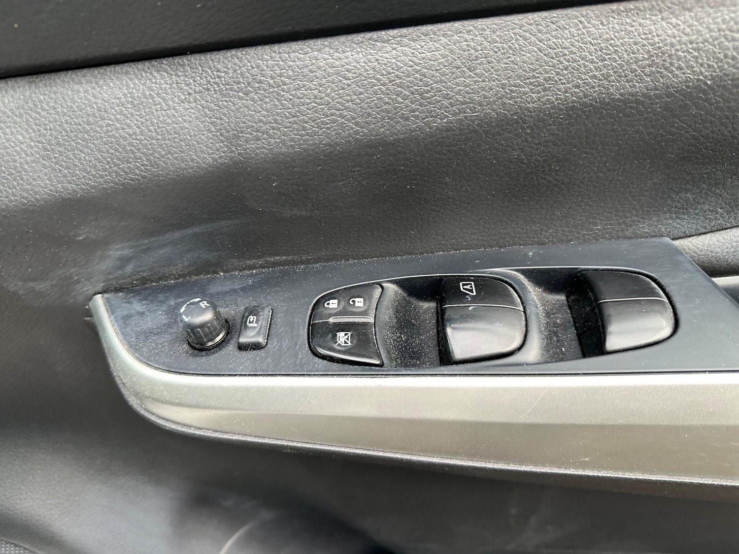 Used Nissan Navara 2020 for sale - 77625289: Photo 24