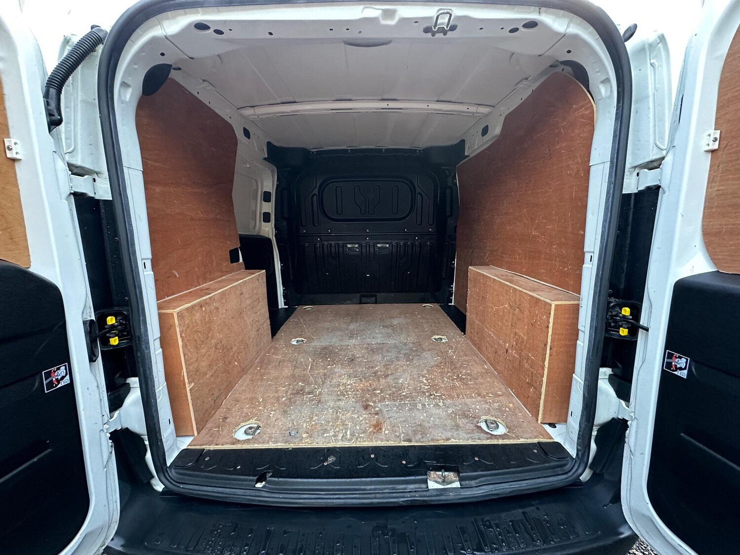 Used Vauxhall Combo 2017 for sale - 76953235: Photo 16