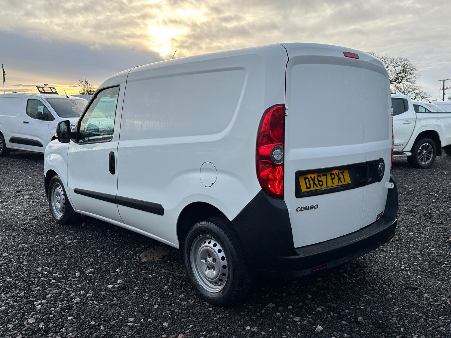 Used Vauxhall Combo 2017 for sale - 76953235: Photo 8