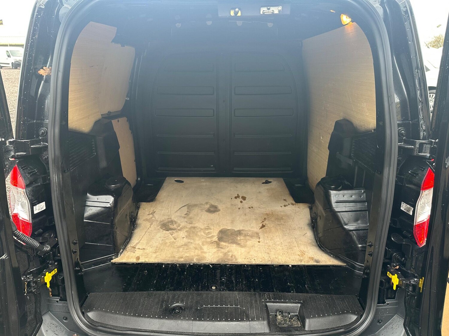 Used Ford Transit Courier 2023 for sale - 76457161: Photo 15