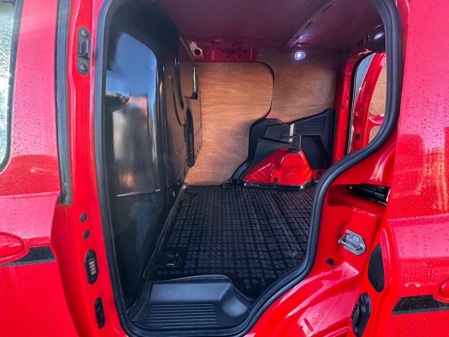 Used Ford Transit Courier 2019 for sale - 77344319: Photo 18