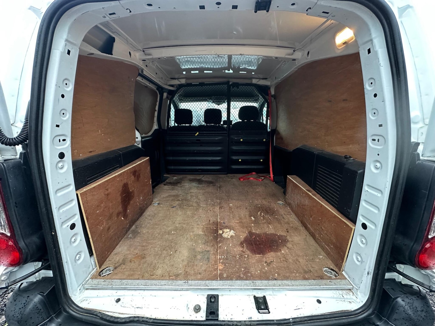 Used Peugeot Partner 2017 for sale - 76765754: Photo 15